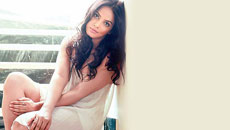 Money has overshadowed theatre in India: Neetu Chandra
