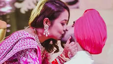 neha-rohanpreet-kissing