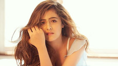 nupur-sanon2