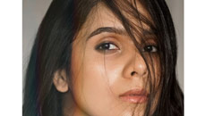 Rashmi Agdekar's new pictures on her Instagram is captivating hearts on the Internet