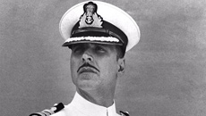 Akshay Kumar's look in 'Rustom' revealed!