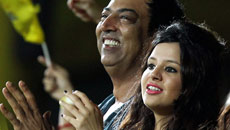 Oye! What's Vindoo doing with Mrs Dhoni?