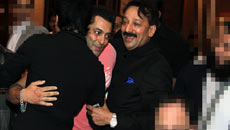 There's nothing to explain: SRK on hugging Salman