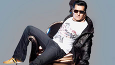 Salman Hindu-Muslim: Pleads not guilty in arms case