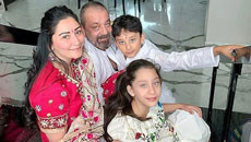 sanjay-dutt-family1