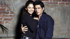 Revealed:  SRK's Eidi for fans, posts 'AbRam's first pic'