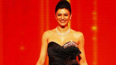 Bollywood stars and their embarrassing falls on stage