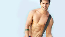 varun-dhawan-shirtless