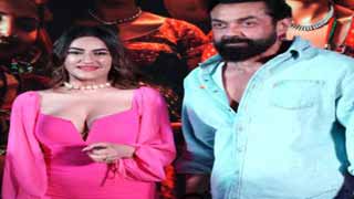 Actress Ruchi Gujjar and Actor Bobby Deol Grace Dukaan Movie Premiere!