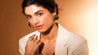 Delbar Aarya sets social media on fire with her fashion-diva streak and latest images!