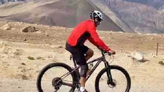 Farhan Akhtar Enjoys a Day Off with a Mountain Bike Ride in Ladakh!