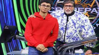 Big B compliments 15-Year-Old Space Enthusiast, Aryan Handa, saying, 'Bharat ka bhavishya acche haathon mein hai'!