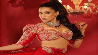 Red Alert! Mannara Chopra stuns in a beautiful video of her recent Magazine cover shoot!