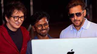 Salman Khan Begins Shooting for 'Sikander' shares picture with Director A.R. Murugadoss!
