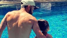 virat-vamika-pool1