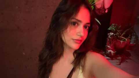 Aneet Padda Sets Social Media Ablaze with Her Chic Selfie!