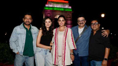 Actors Janki Bodiwala, Hiten Kumar, Hitu Kanodia and Monal Gajjar visit Delhi ahead of the release of Vash Vivash Level 2!