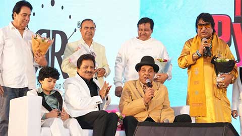 Ronnie Rodrigues' Film 'Maine Pyaar Kiya Phir Se' Launched with Dharmendra, Arbaaz Khan, Vidya Malavade, Udit Narayan and Rajpal Yadav!