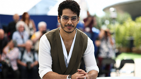 Neeraj Ghaywan congratulates Ishaan Khatter for his top rank on IMDb's Popular Indian Celebrities List!
