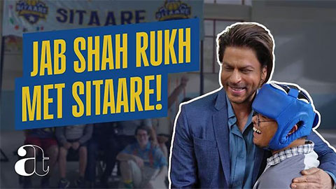 'सितारे ज़मीन पर' के सेट पर पहुंच कर शाहरुख खान ने दिया आमिर को जबरदस्त सरप्राइज!