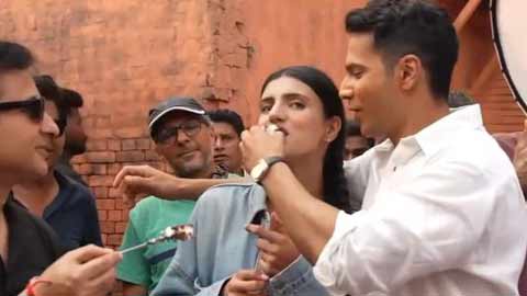 Varun-wraps-Border2