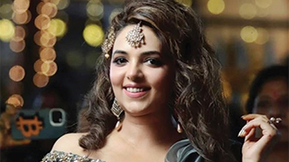 Sugandha Mishra's entry as the over-the-top Suman spells trouble for the Wagles in Sony SAB's 'Wagle Ki Duniya'!