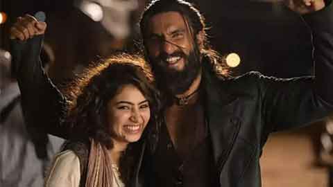 2025 Ends with a BANG! Ranveer And Akshaye Rule the Box Office as Bollywood Jets Off for New Year!