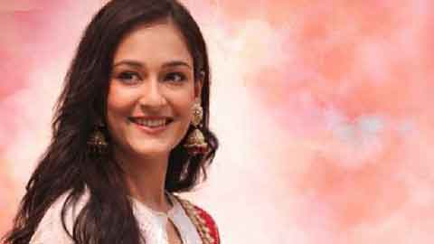 Prathaon Ki Odhe Chunri: Beendani Actress Shreya Jain on Working with Kushagre Dua and a Warm Set Environment!