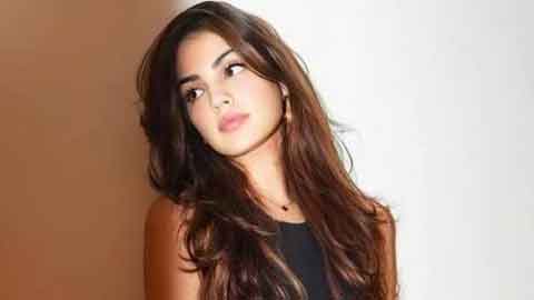 rhea-opens-sushant1