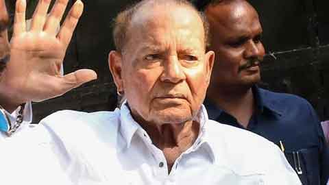 Health Watch: Salim Khan Stability And Steady Recovery!