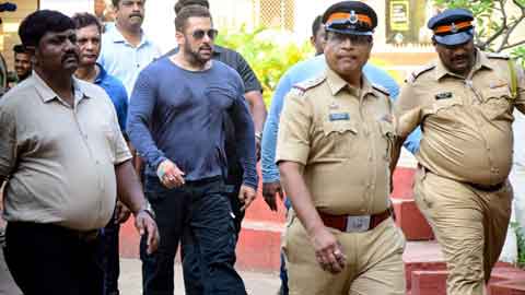 "Security Breach in Thane": Salman Khan Mobbed Despite Heavy Security Detail!