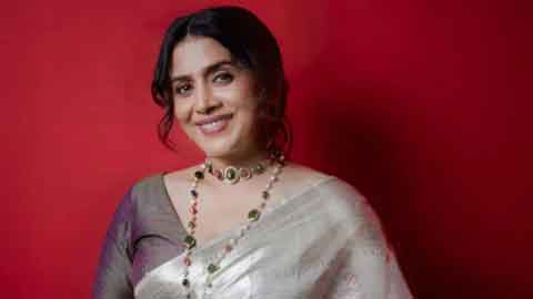 Sonali Kulkarni Celebrates 25 Years of Dil Chahta Hai!