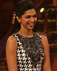 Deepika Padukone at Ram Leela Promotion on Comedy Nights With Kapil