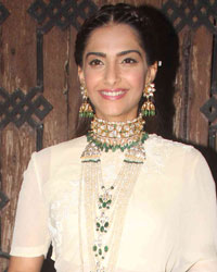 Sonam Kapoor at Anil Kapoor Diwali Bash