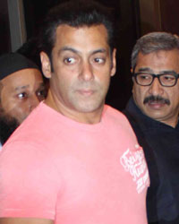 Salman Khan at Baba Siddiqui Iftaar Party