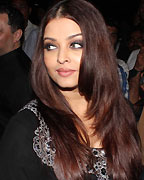 Aishwarya Rai at Dewans Christmas Bash