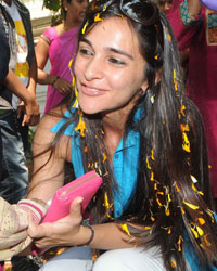 Tara Sharma at Flower Petal Holi for C Kids