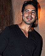 Dino Morea at Kai Po Che Success Bash