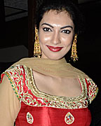 Yukta Mookhey at Kapil Mehra Birthday Bash