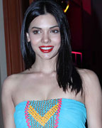 Sara Loren at Murder 3 Music Success Bash