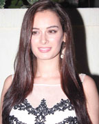 Evelyn Sharma