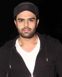 Manish Paul at Omung Kumar Birthday Party