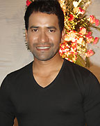 Dinesh Lal Yadav