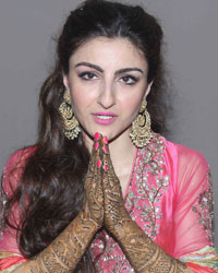 Soha Ali Khan at Soha Ali Khan Mehendi Ceremony