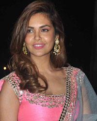 Esha Gupta at Tulsi Kumar and Hitesh Wedding Reception