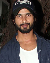 Shahid Kapoor at Vikas Behl Birthday Party