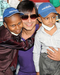 Vivek Oberoi Celebrates Diwali