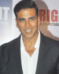 Akshay Kumar at Yogesh Lakhani Birthday Celebrations