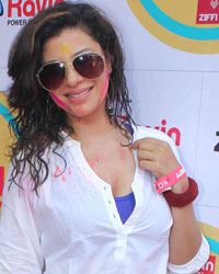 Sambhavna Seth at Zoom Holi Party 2015