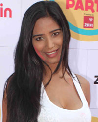 Poonam Pandey at Zoom Holi Party 2015